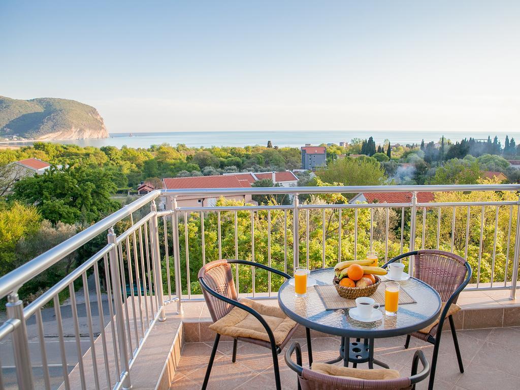 Готель Pansion Nobel Petrovac Екстер'єр фото