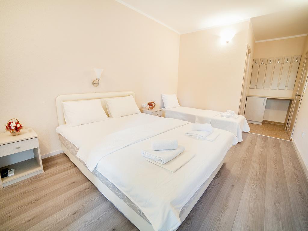 Готель Pansion Nobel Petrovac Номер фото