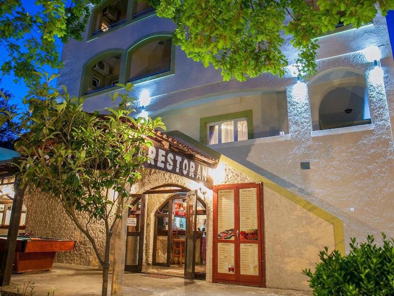 Готель Pansion Nobel Petrovac Екстер'єр фото